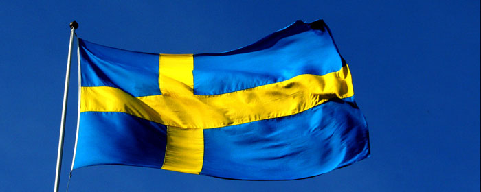 Svenska flaggan i blåsväder