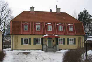 Gul villa Falun