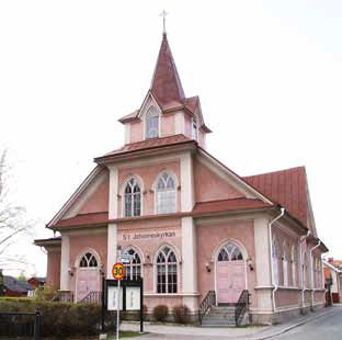 Johanneskyrkan, rosa byggnad.