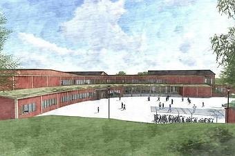 Miniatyrbild på översiktsillustration och text. Skolan har en röd bågformad fasad i två våningar. Stor öppen skolgård.
