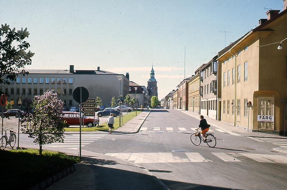 Åsgatan från Magasinsgatan mot söder.