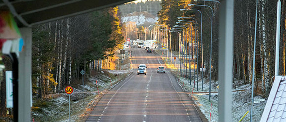 Bild från Ingarvsvägen med bilar
