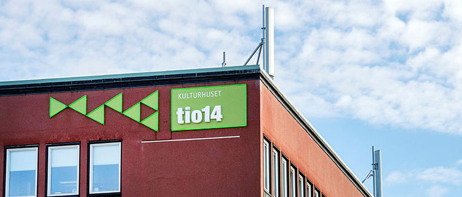 Bild på kulturhusets logga på fasad